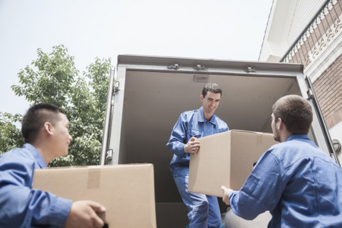 Organised moving day with storage and unloading support in Tolworth