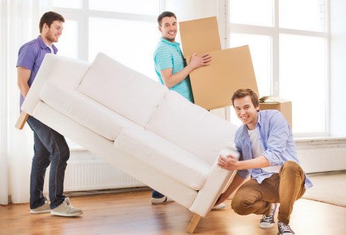 Professional storage service in Tolworth for transitions and organization