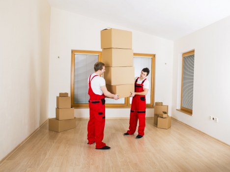 Local short-term storage in Tolworth for families and businesses